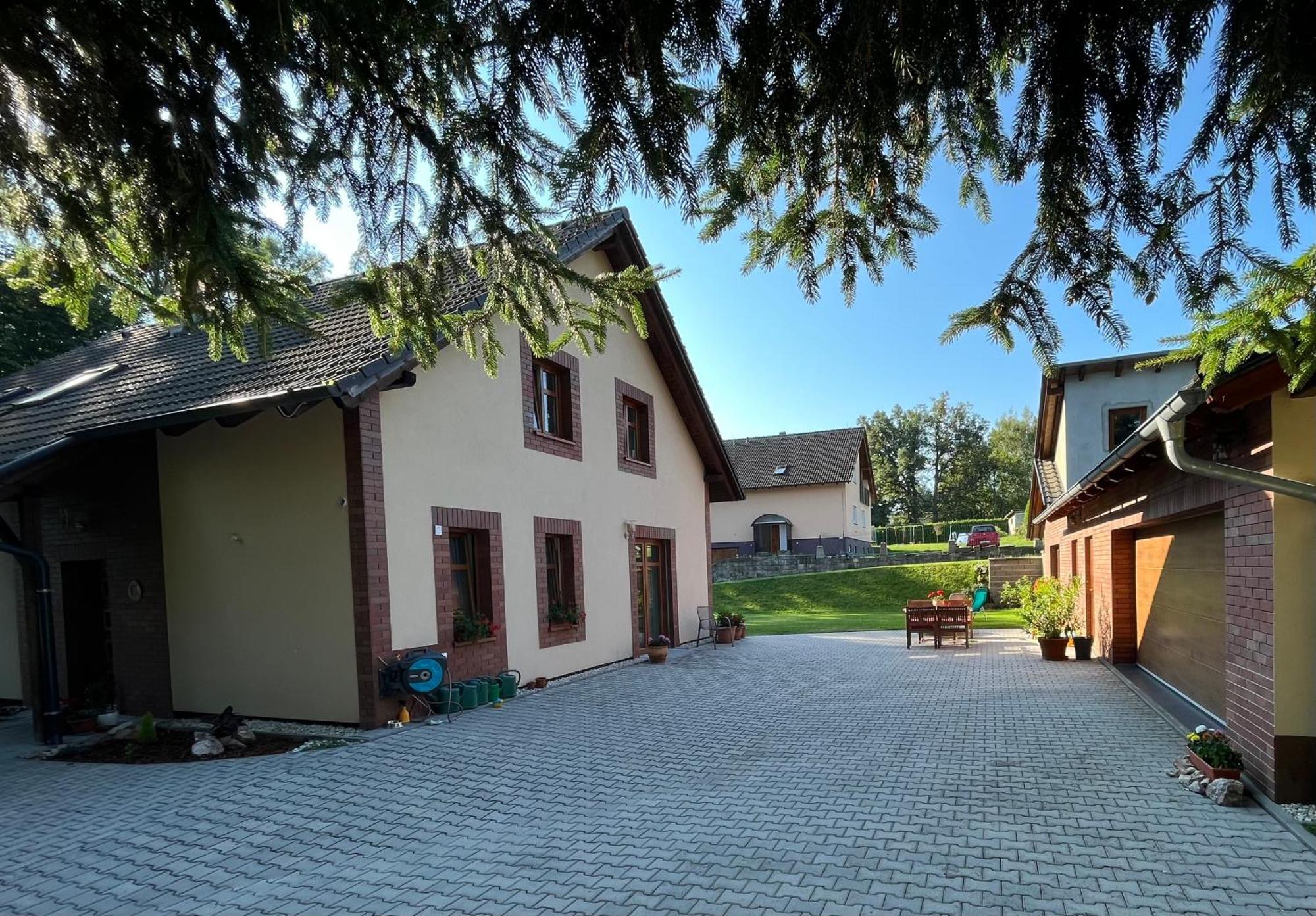 Apartman Pisarovka Lesna  Extérieur photo